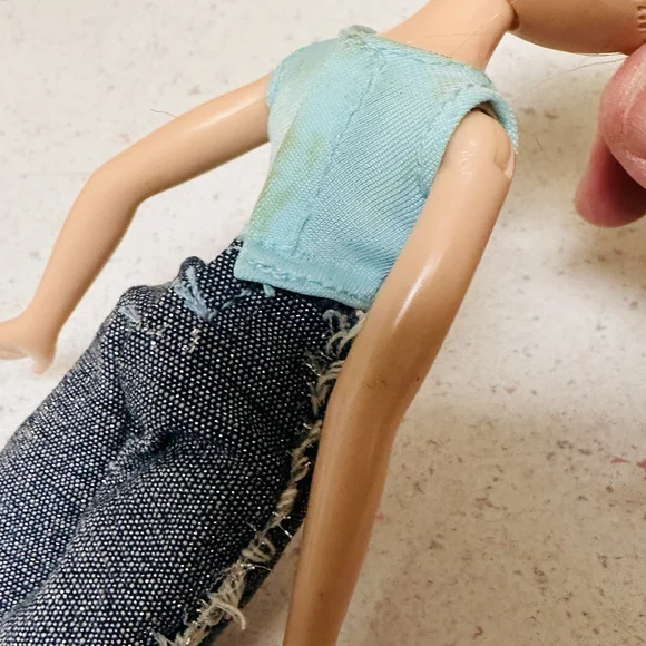 Bratz First Edition Cloe Doll ‘Altered’ 10" Blonde Hair W Outfit & Shoes 2001 - Picture 13 of 15